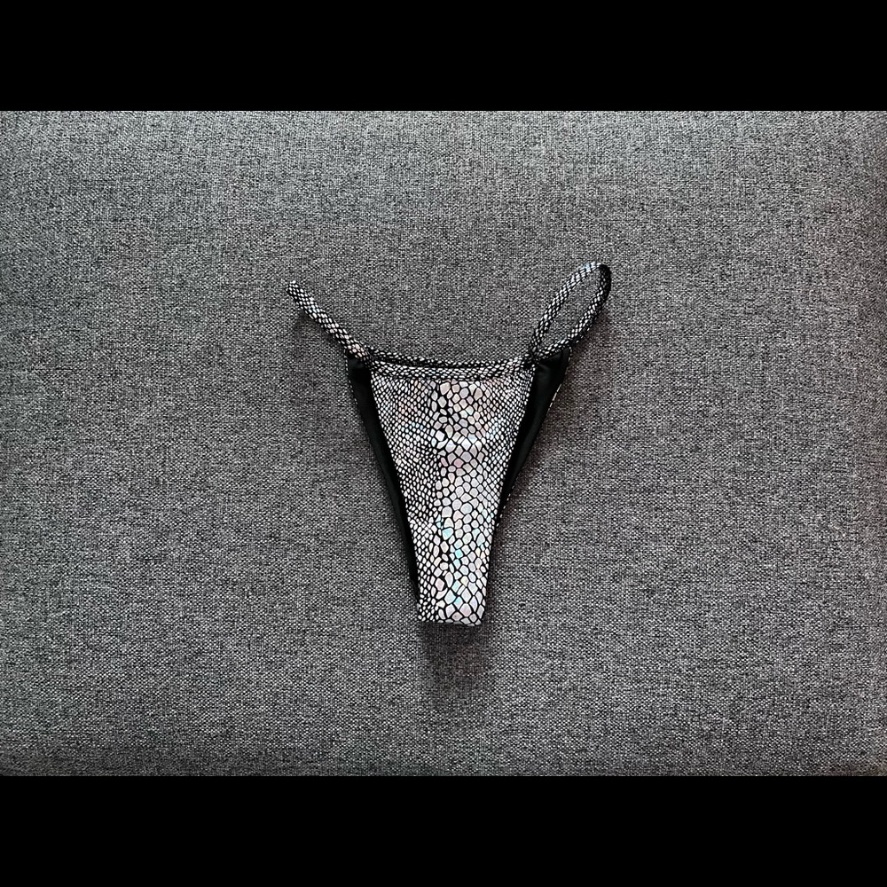 👙 Metallic Bikini Bottom